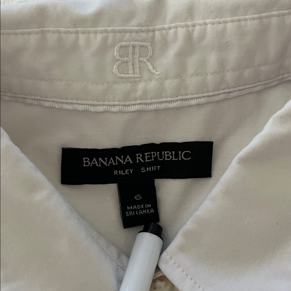 Banana Republic white fitted button down Riley shirt - Picture 3 of 5